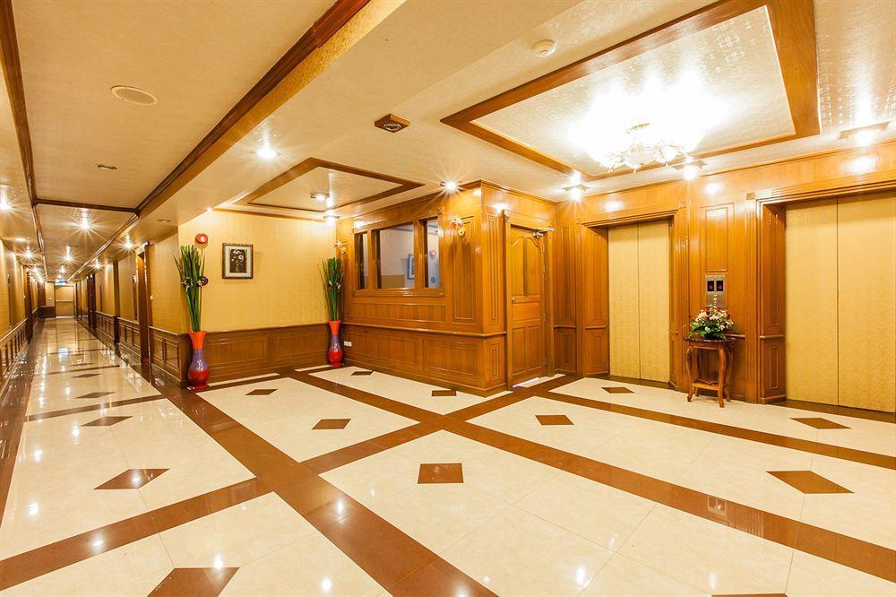 Oyo 796 Paradise Sukhumvit Hotel Бангкок Экстерьер фото