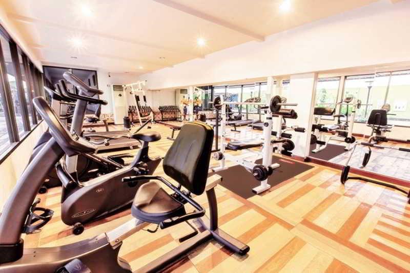 Oyo 796 Paradise Sukhumvit Hotel Бангкок Экстерьер фото