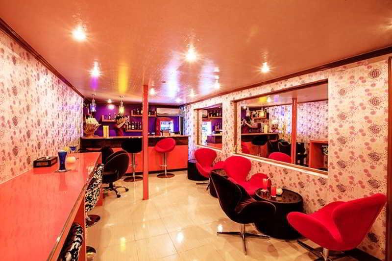 Oyo 796 Paradise Sukhumvit Hotel Бангкок Экстерьер фото