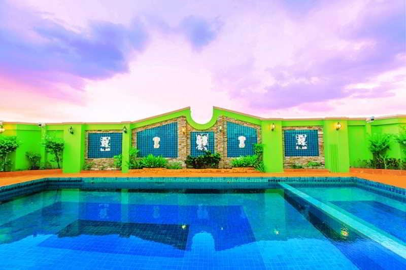 Oyo 796 Paradise Sukhumvit Hotel Бангкок Экстерьер фото