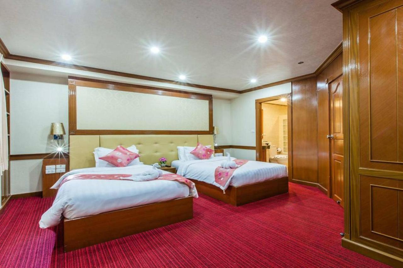 Oyo 796 Paradise Sukhumvit Hotel Бангкок Экстерьер фото